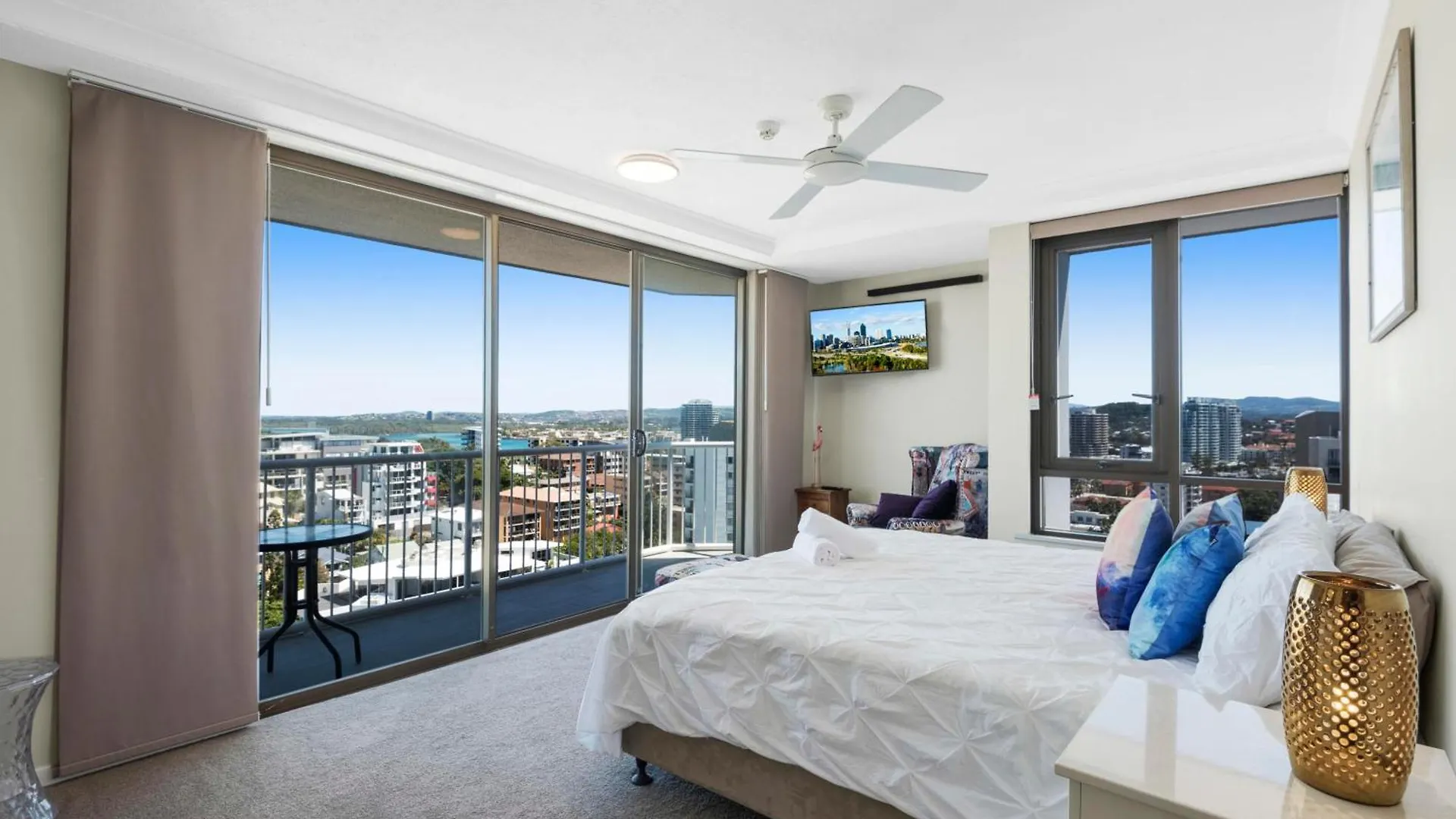 Carool Holiday Apartments Gold Coast