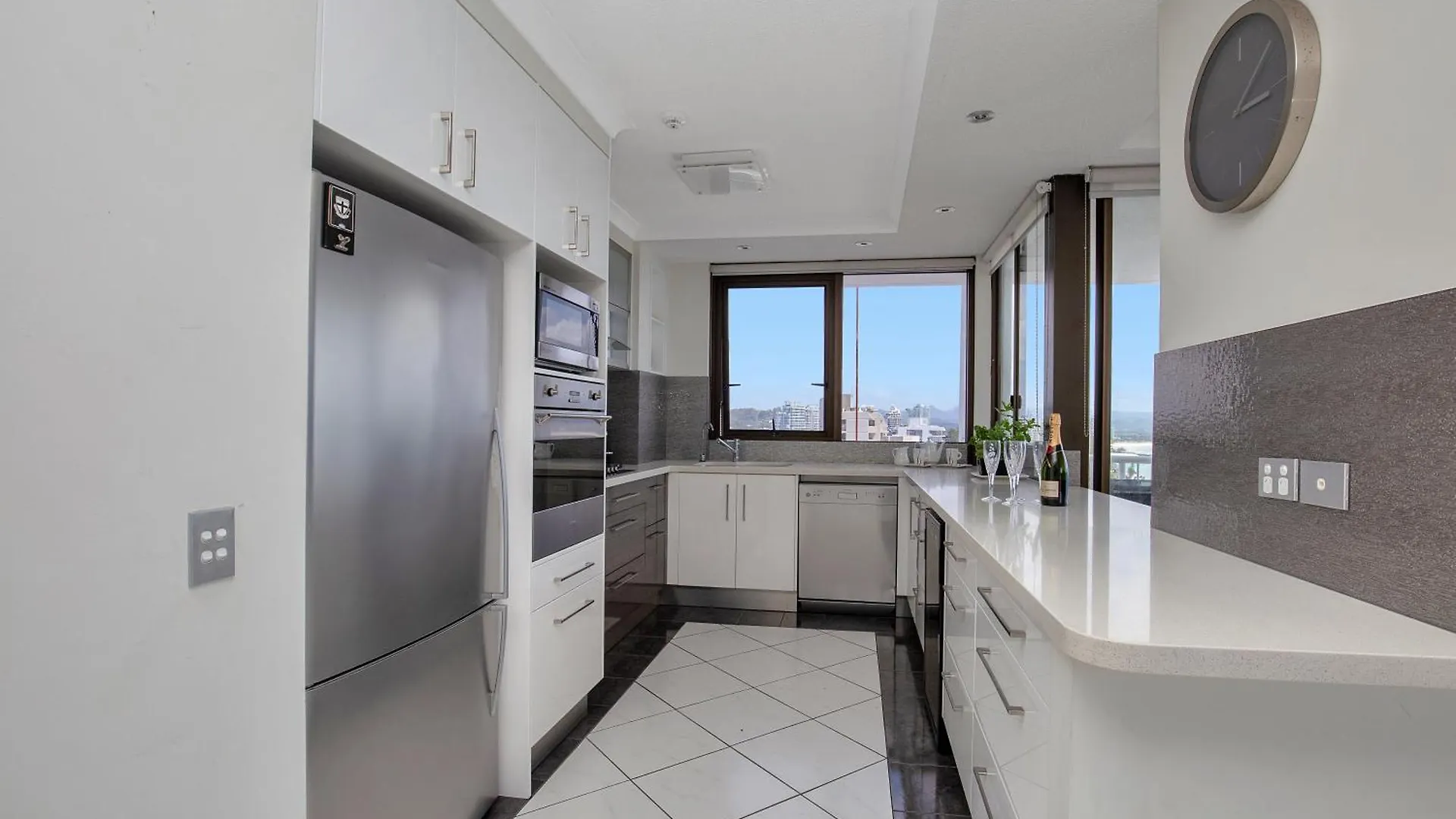 Carool Holiday Apartments Gold Coast