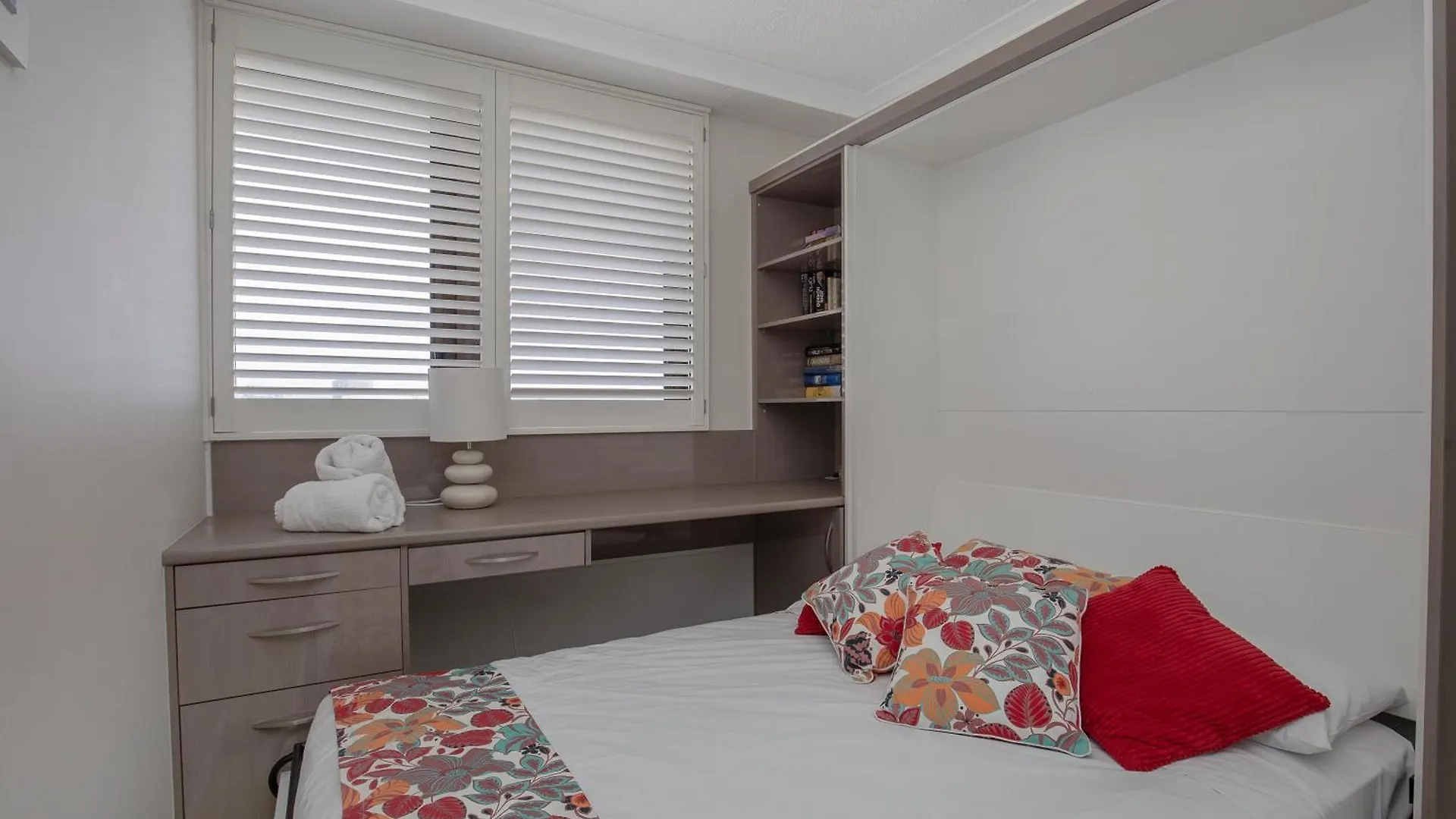 Carool Holiday Apartments Gold Coast Australia