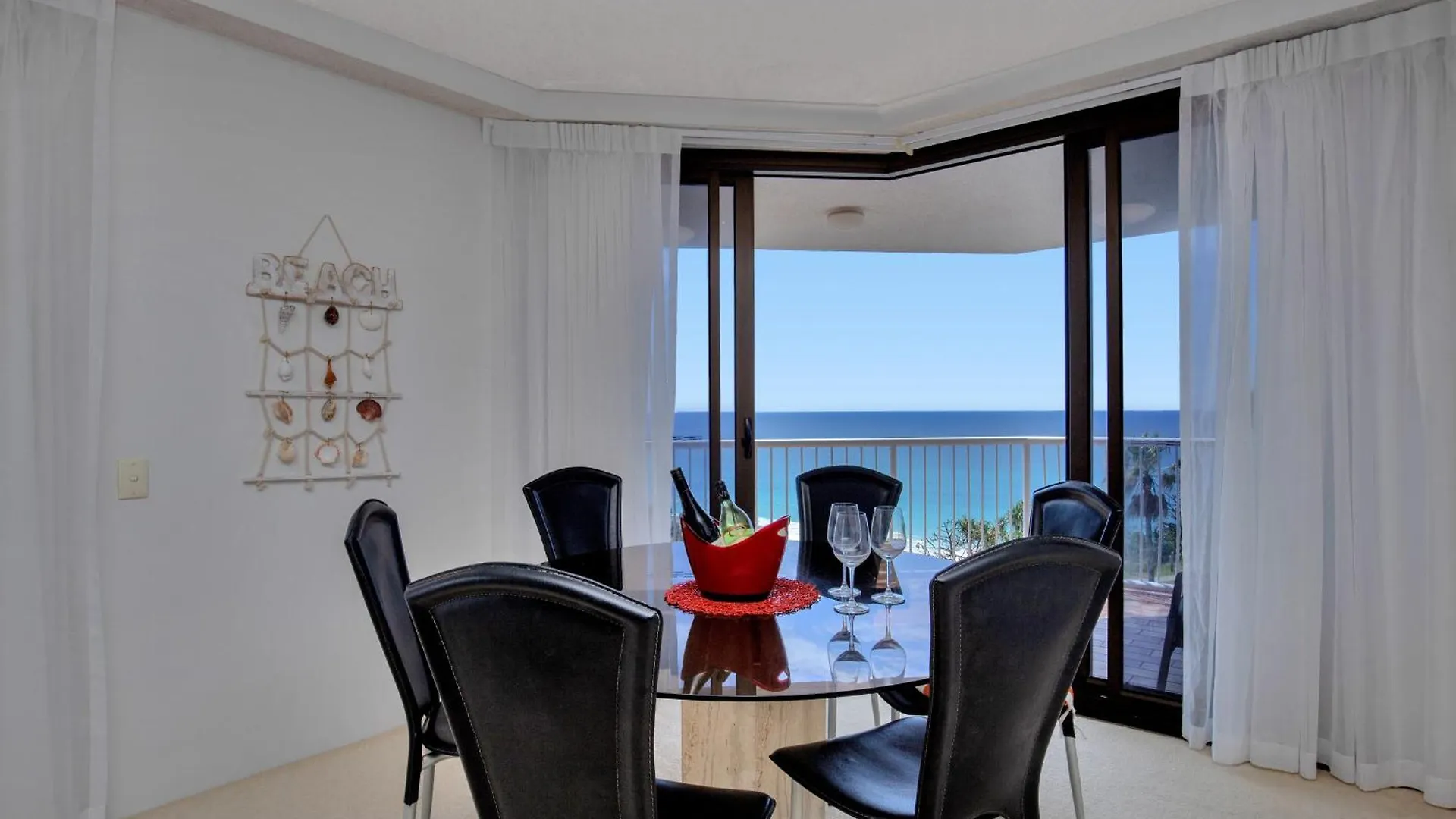 Carool Holiday Apartments Gold Coast Australia