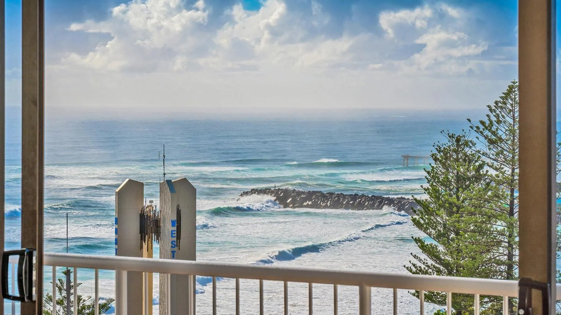 Carool Holiday Apartments Gold Coast Australia